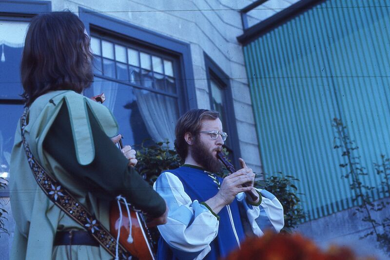 File:House of York Revel 28.jpg