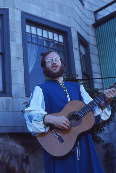 File:House of York Revel 25.jpg