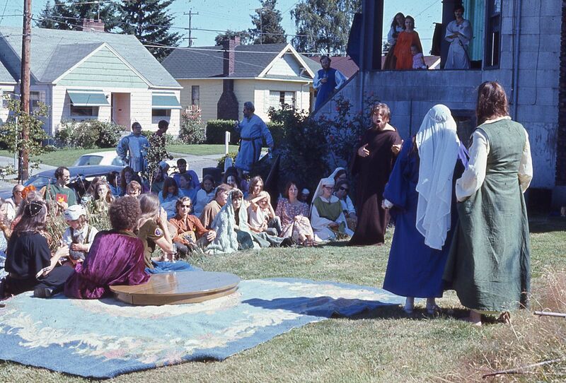 File:House of York Revel 10.jpg