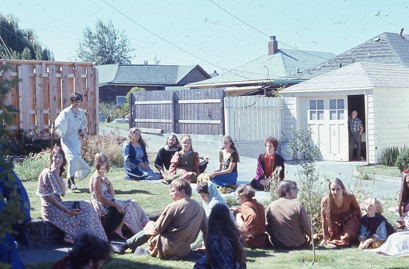 File:House of York Revel 07.jpg