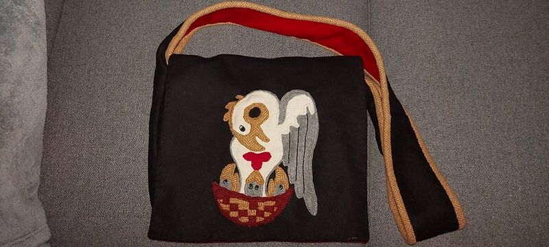 File:Gift for Morgaine Essex's Laurel Ceremony.jpg