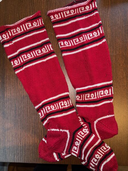 File:Met museum long mine red.JPG