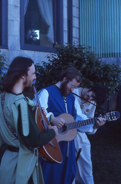 File:House of York Revel 21.jpg