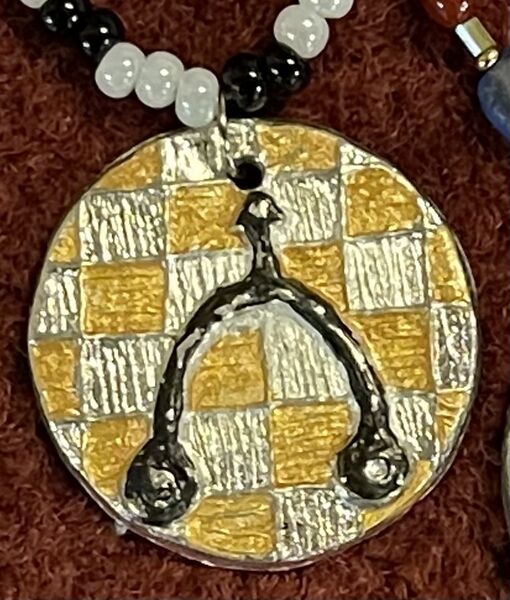 File:L'Esperon et du Lion Medallion.jpeg