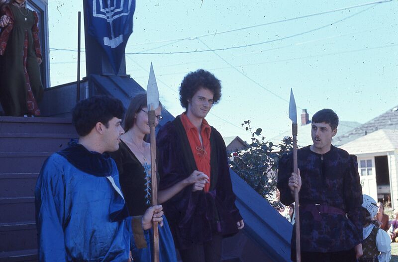 File:House of York Revel 04.jpg